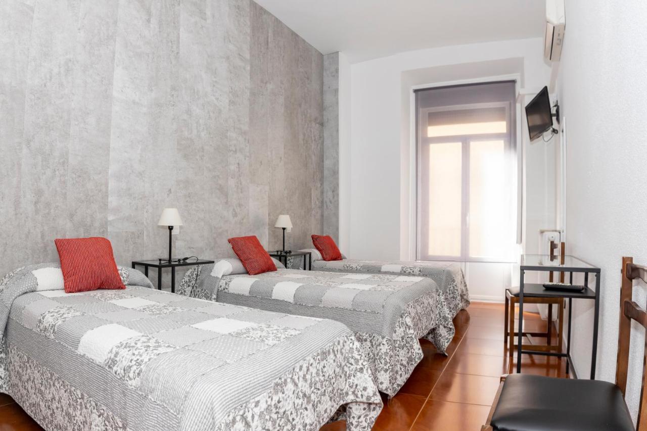 Hostal Tokio Madrid Exterior photo
