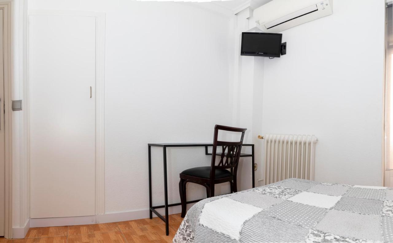 Hostal Tokio Madrid Exterior photo